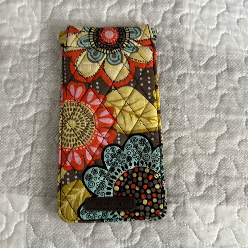 Very Bradley glass case